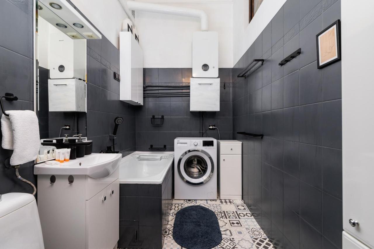Podwale Apartment Uj Downtown Cracow By Noclegi Renters Krakkó Kültér fotó